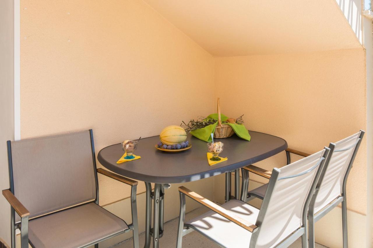 Apartmani Xenia & Desiderio Buzet Exteriör bild