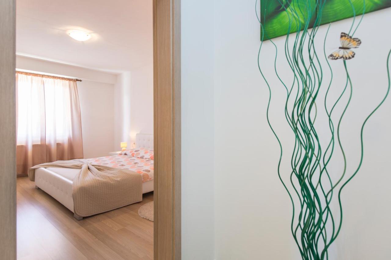 Apartmani Xenia & Desiderio Buzet Exteriör bild