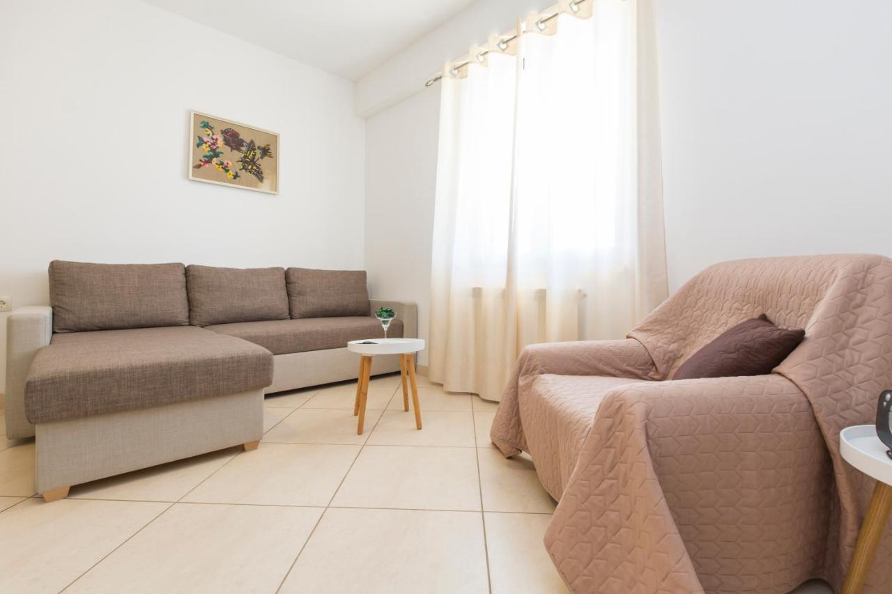 Apartmani Xenia & Desiderio Buzet Exteriör bild
