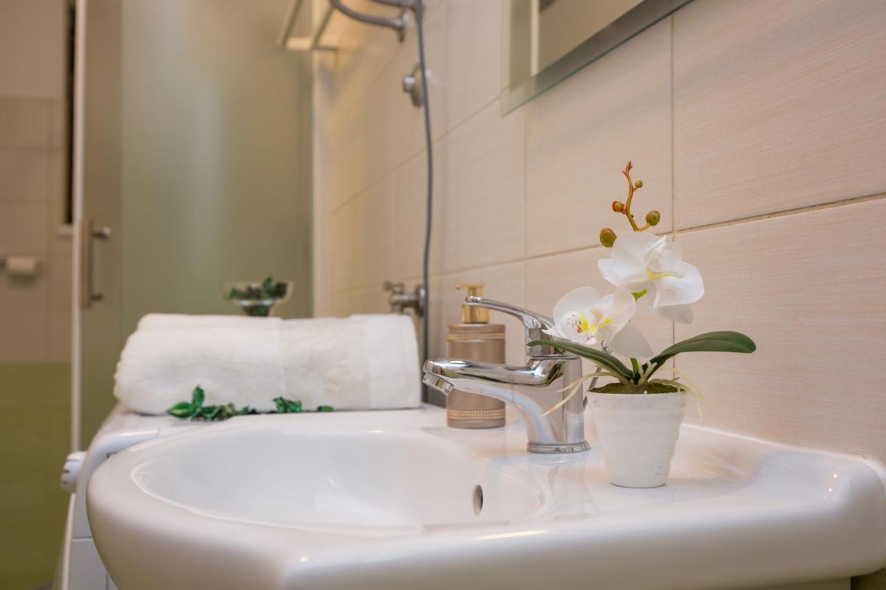 Apartmani Xenia & Desiderio Buzet Exteriör bild